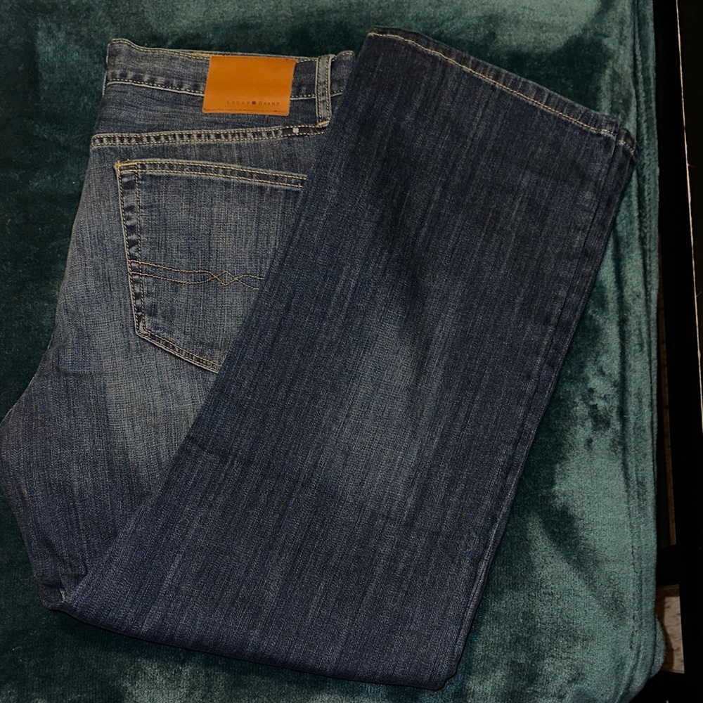 Lucky Brand 429 Classic Straight 34x30